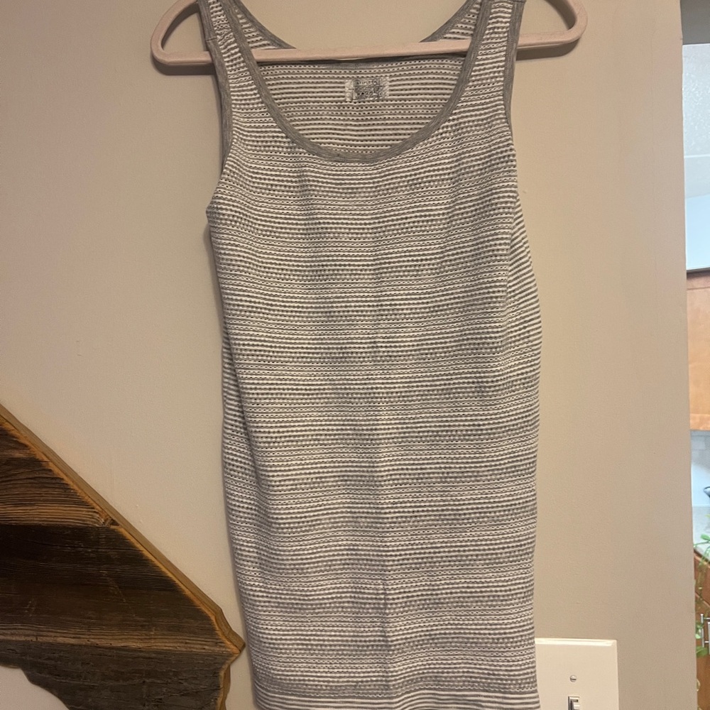 Athleta Gray and White Ribbed Tank